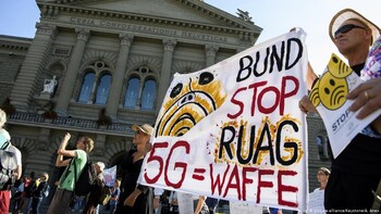 В Швейцарии прошёл митинг против внедрения мобильной связи 5G