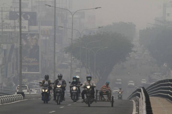 Лесные пожары в Индонезии заставили туристов массово отменить поездки