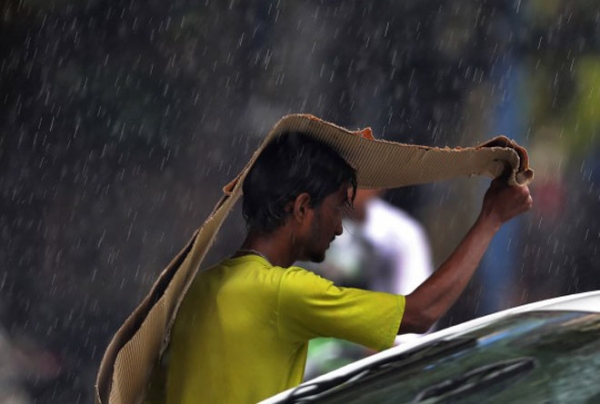 Проливные дожди на западе Индии унесли жизни 11 человек