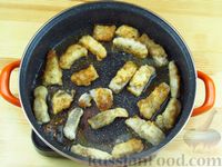 Жареная рыба в томатном соусе с ананасами